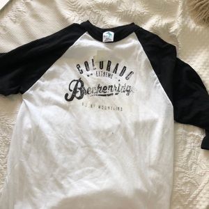 A casual Colorado top!